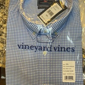 Brand new Vineyard Vines Men’s 2XL classic tucker
